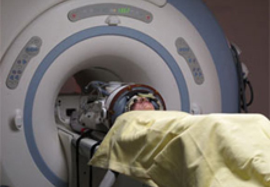 Нейрохирурги оперируют мозг без скальпеля и радиоактивных лучей