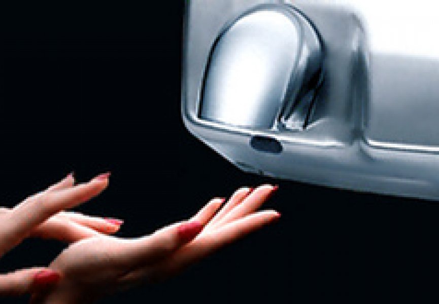 В некоторых случаях сушка рук после мытья вредна