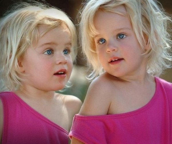 Генетики нашли способ как различить однояйцевых близнецов